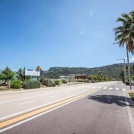 Apartment In Riva Al Mare *